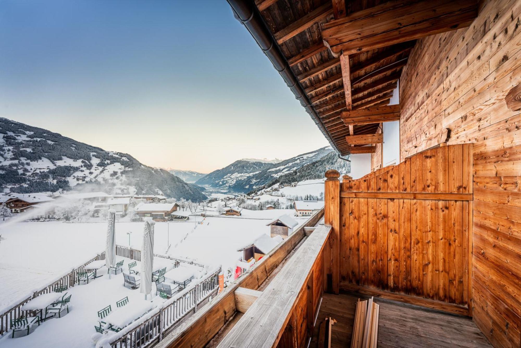 Alpen Wohlfuehlhotel Doerflwirt Hainzenberg Ngoại thất bức ảnh