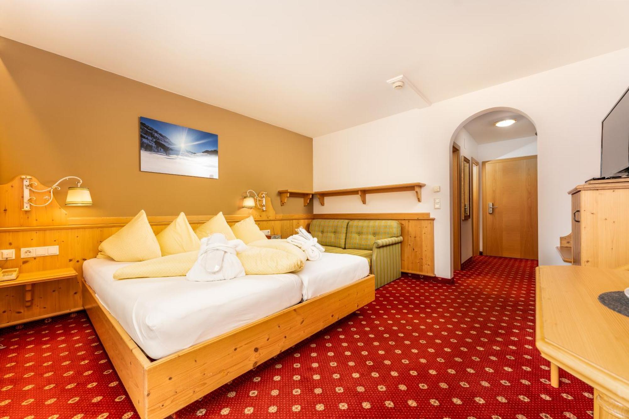 Alpen Wohlfuehlhotel Doerflwirt Hainzenberg Ngoại thất bức ảnh