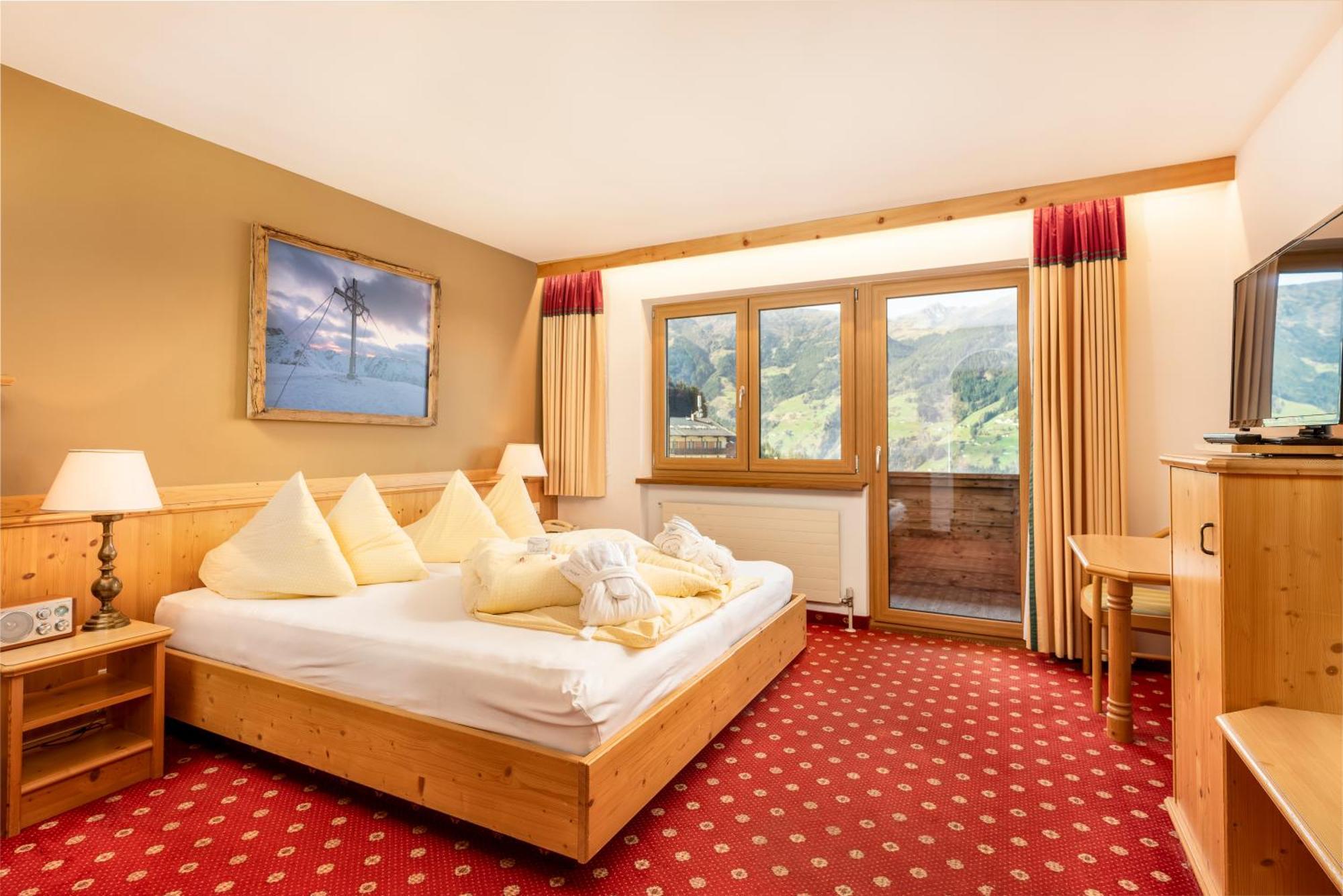Alpen Wohlfuehlhotel Doerflwirt Hainzenberg Ngoại thất bức ảnh