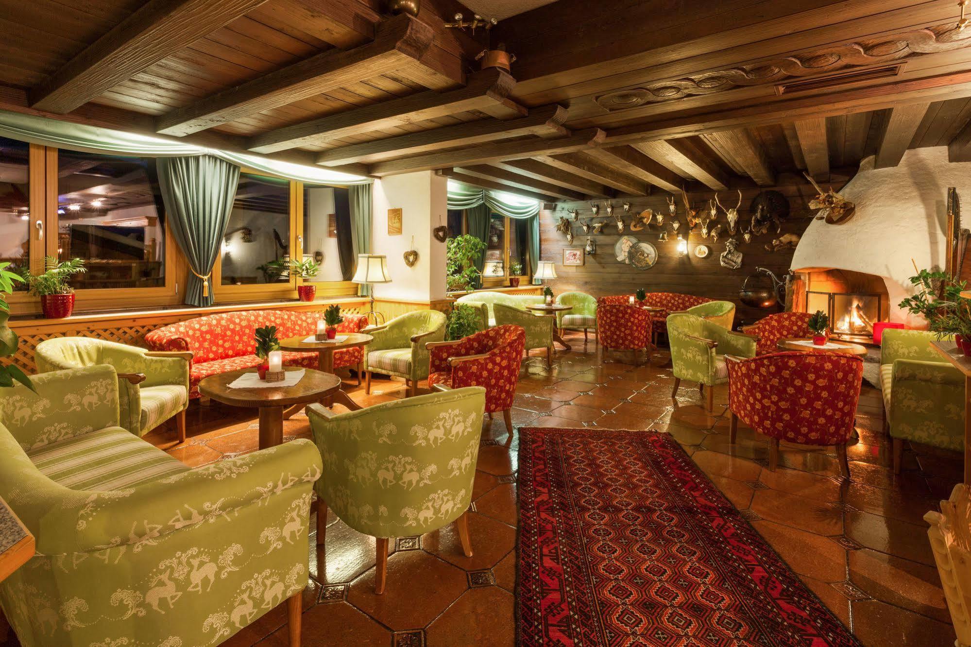 Alpen Wohlfuehlhotel Doerflwirt Hainzenberg Ngoại thất bức ảnh