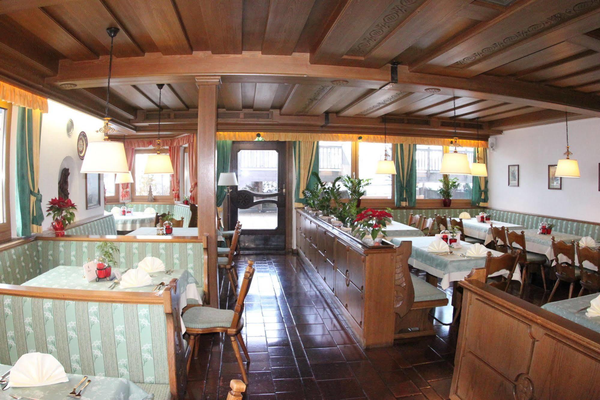 Alpen Wohlfuehlhotel Doerflwirt Hainzenberg Ngoại thất bức ảnh