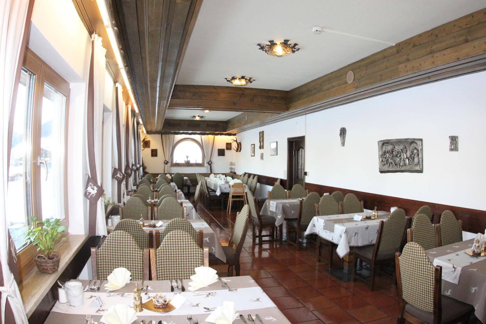 Alpen Wohlfuehlhotel Doerflwirt Hainzenberg Ngoại thất bức ảnh